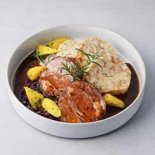 Rinderbraten mit Rotkraut & Serviettenknödel